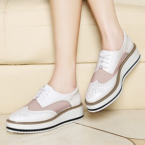 Women's Shoes Patent Leather Wedge Heel Creepers Flats Office & Career/Party & Evening/Athletic/Dress/Casual Black/White