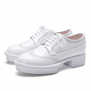 Women's Shoes PU Fall Platform / Round Toe Oxfords Office & Career / Dress / Casual Flat HeelBlack / White